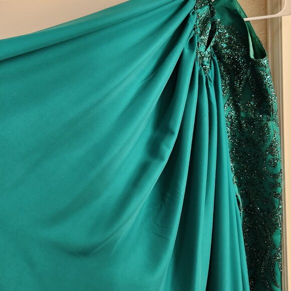 Girls fun fashion outfit - Picture 3 of 3